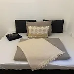 Ideal For 7 With Kitchen Near Danube 아파트