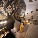 Ideal For 7 With Kitchen Near Danube شقة